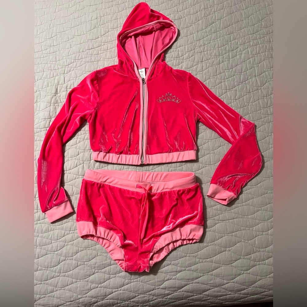 Starline Zip Up
Crop Hoodie - Short Set - Hot Pink